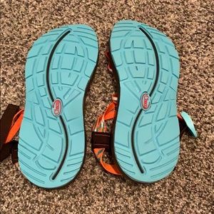 Brand New chacos. Have never been worn. Size 8!!